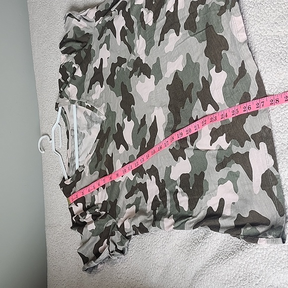 Love and Legend Boyfriend camouflage print tshirt - Picture 4 of 4